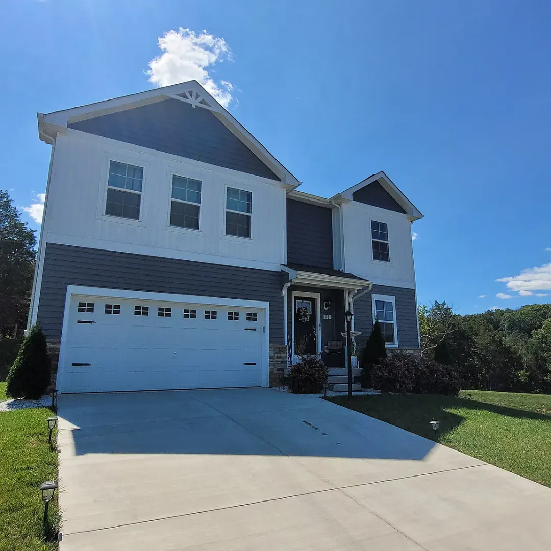 Falling Waters House: 12 Belmont Place